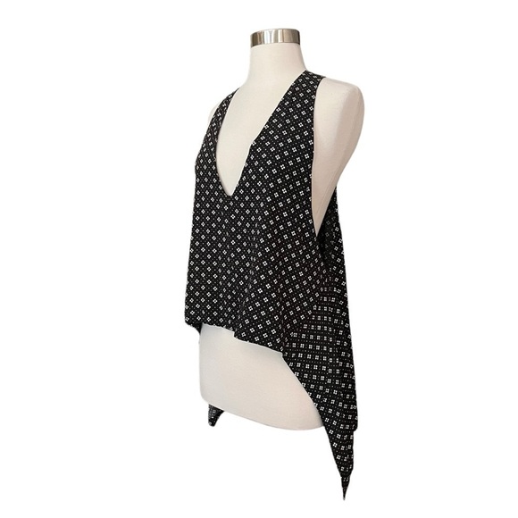 Free People Black Geo Print High Low Tunic Top XS Womens Sleeveless Deep V-Neck - Picture 5 of 7